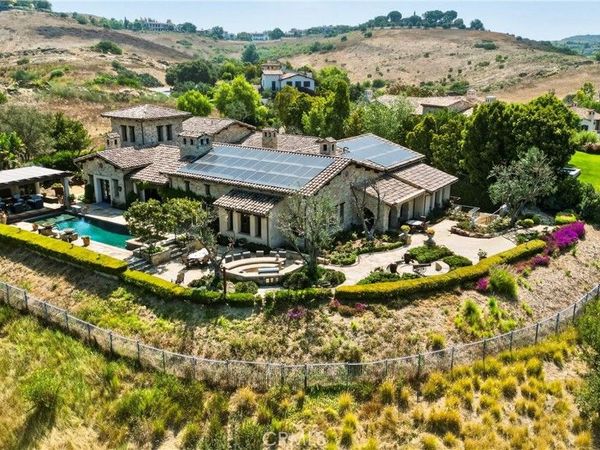 35 Salt Bush, Irvine, CA 92603