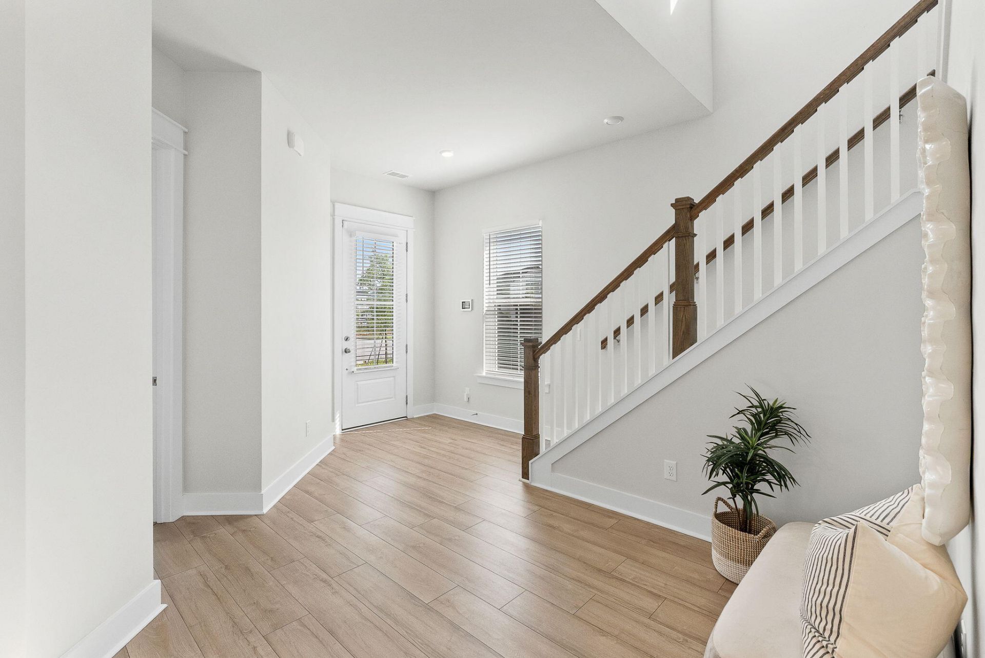 128 Ashworth Drive Photo 13