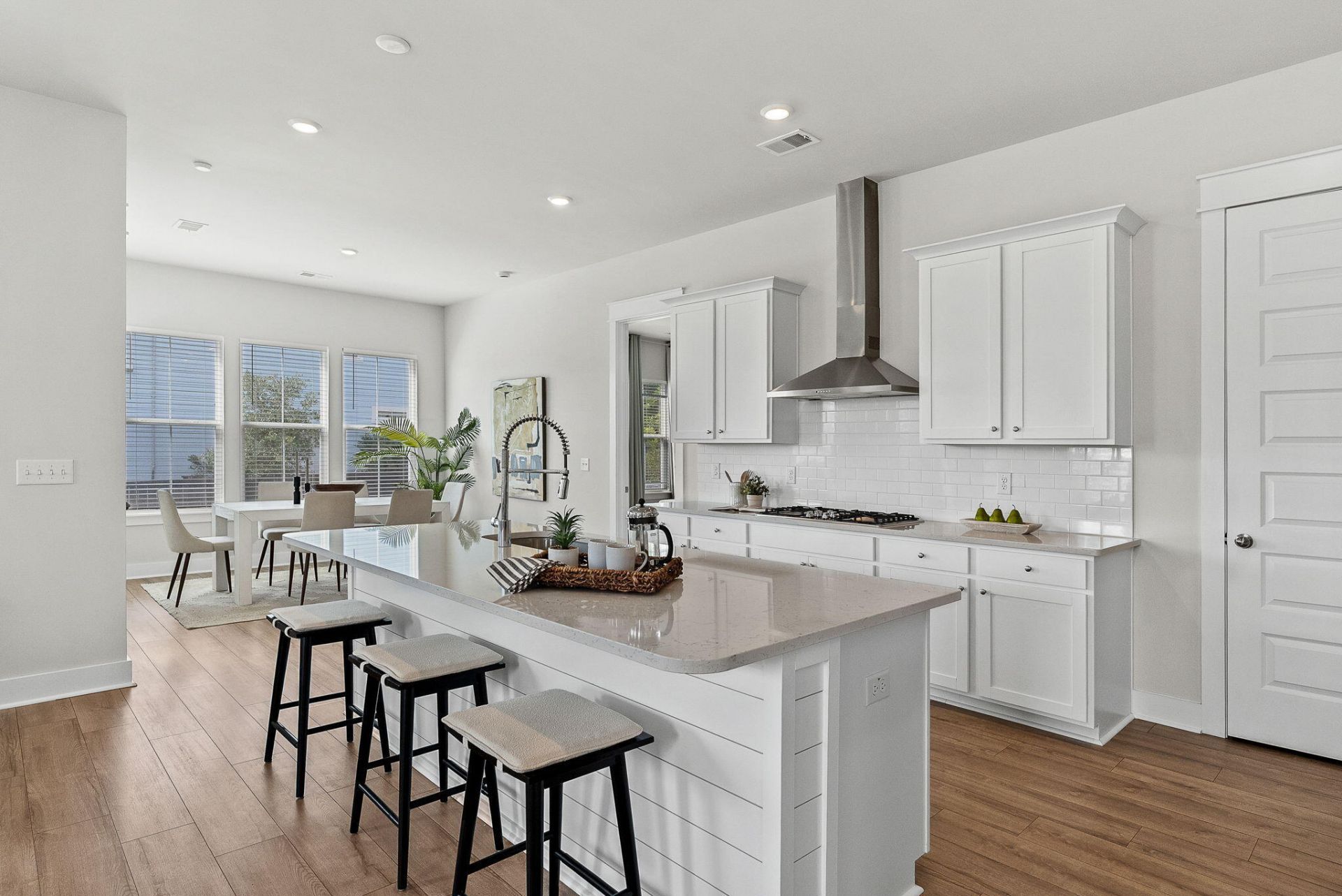 128 Ashworth Drive Photo 31