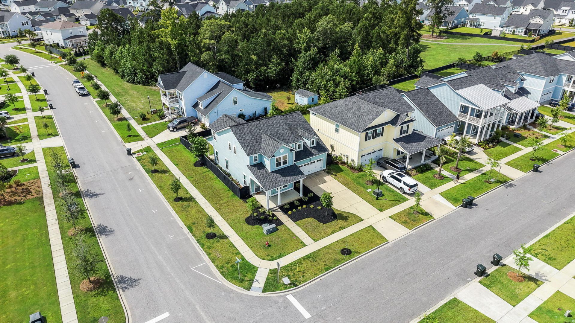 128 Ashworth Drive Photo 4