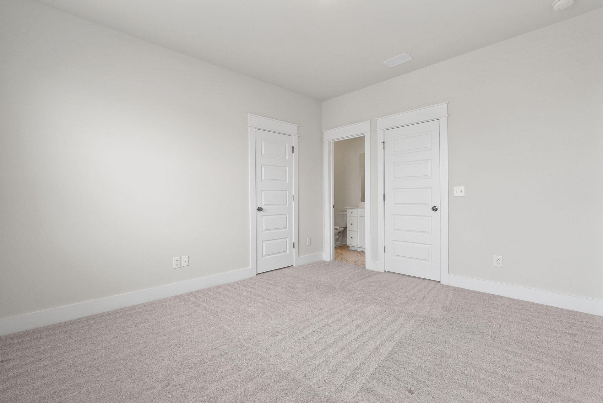 128 Ashworth Drive Photo 43