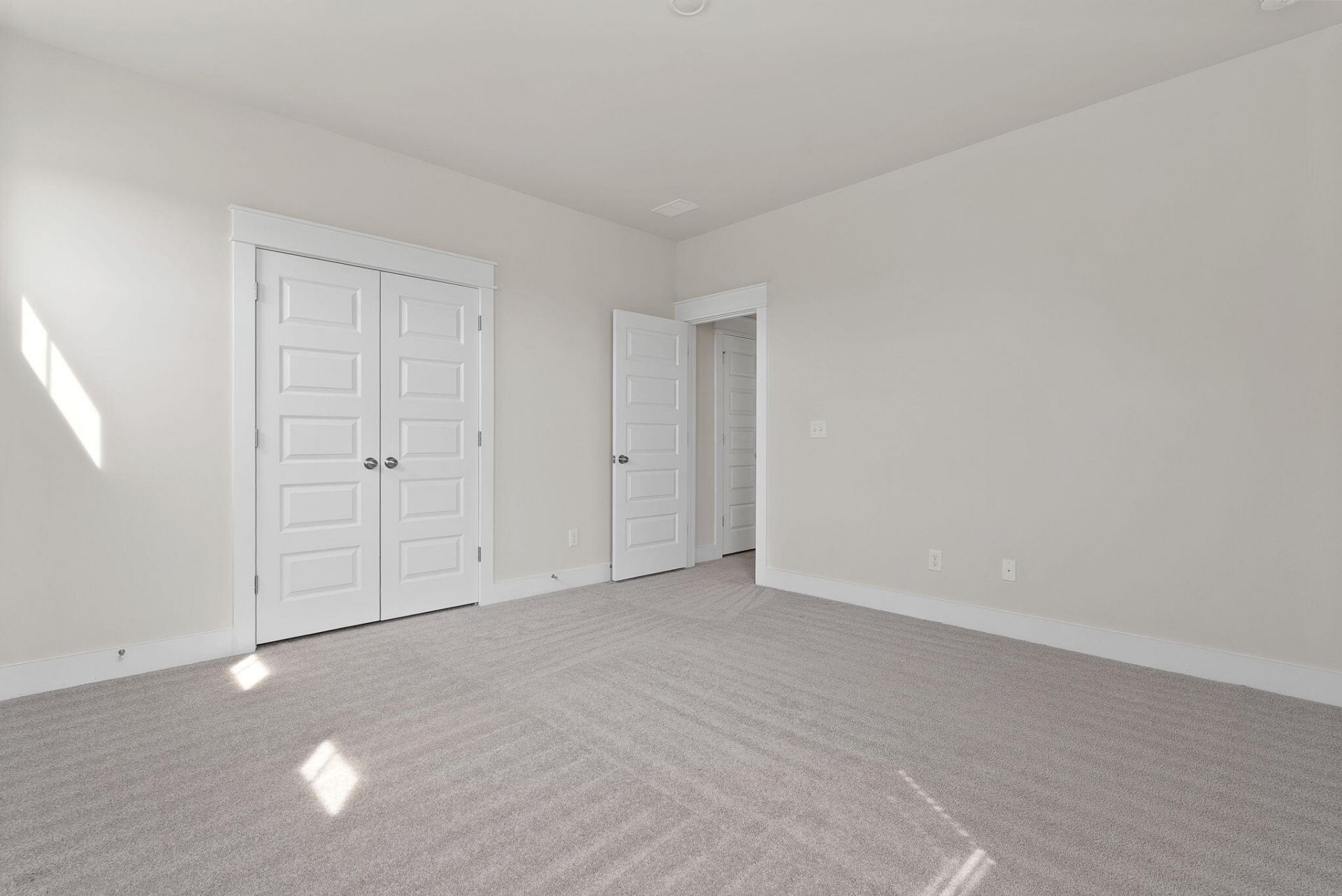 128 Ashworth Drive Photo 49