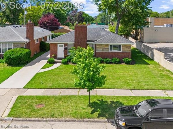 22306 Rosedale Street, St. Clair Shores, MI 48080