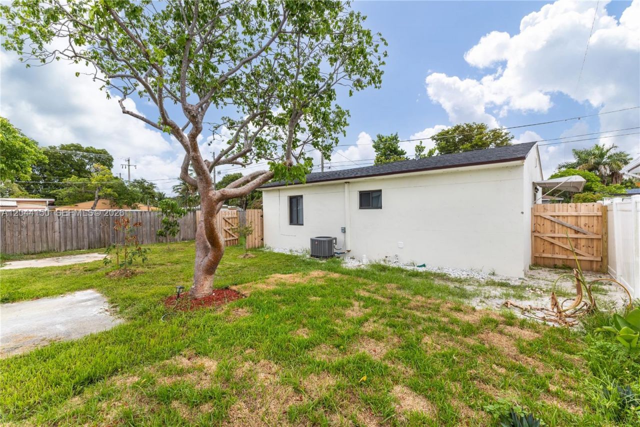 1918 Taft St, Unit Rear Unit, Hollywood, FL 33020 Photo