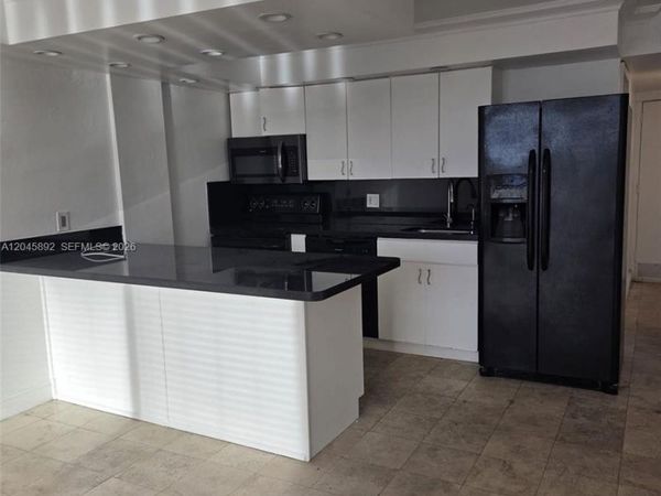 7900 Tatum Waterway Dr , Unit 304, Miami Beach, FL 33141