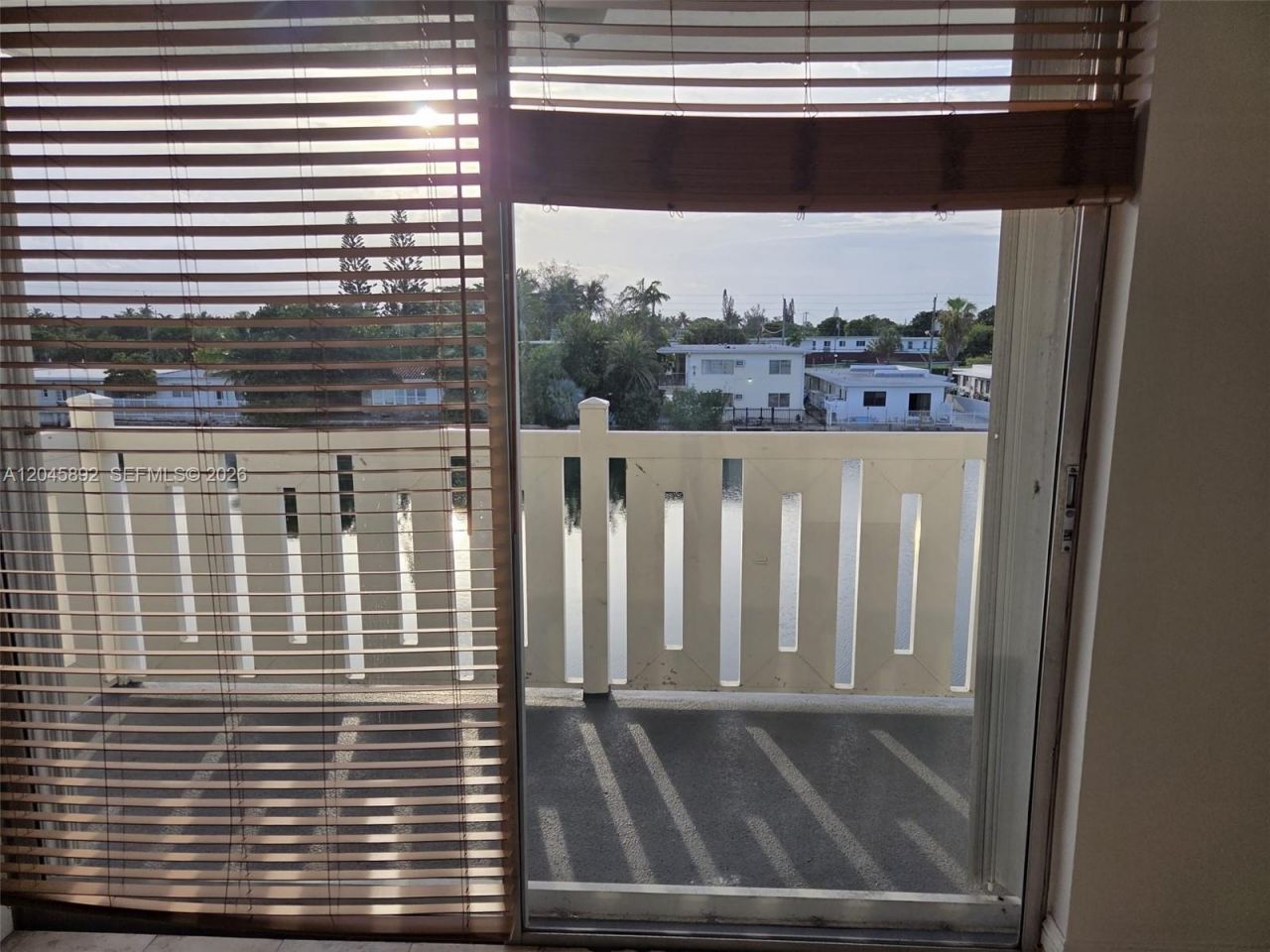 7900 Tatum Waterway Dr , Unit 304, Miami Beach, FL 33141 Photo