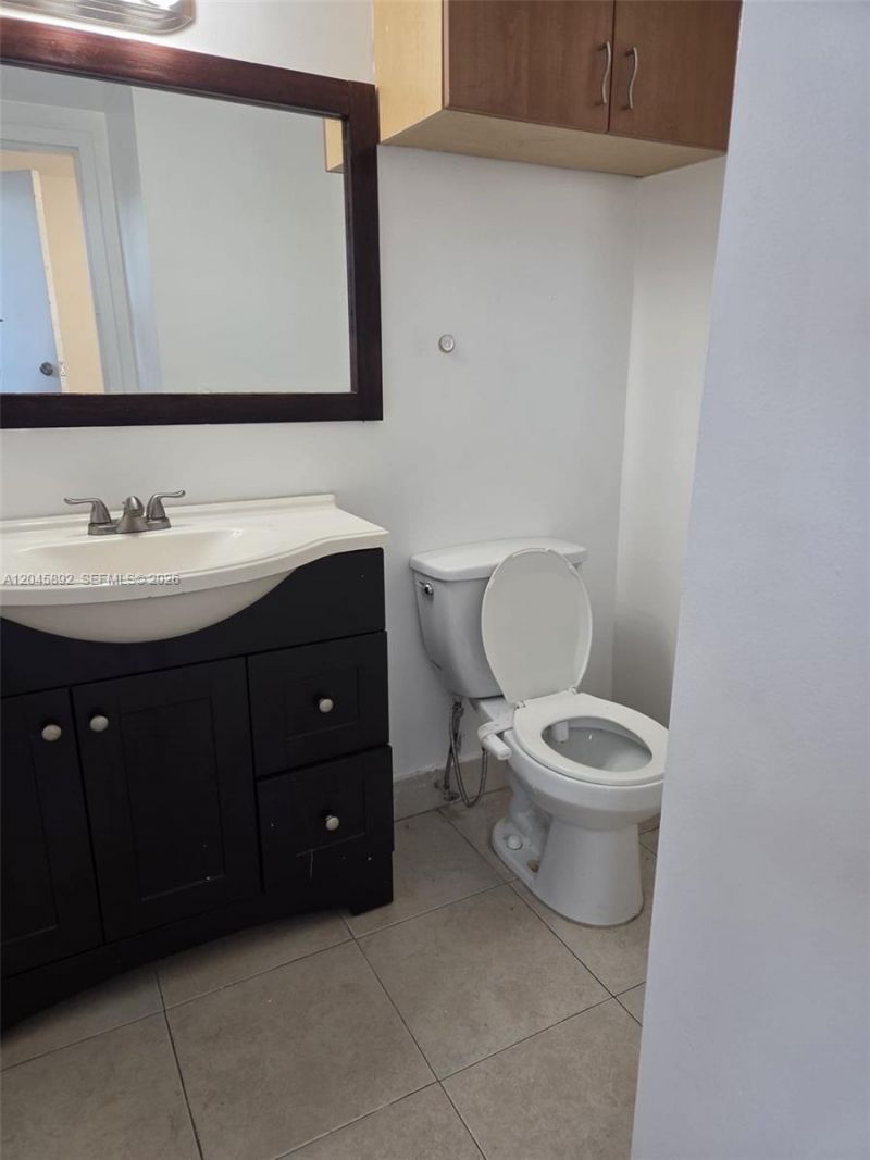 7900 Tatum Waterway Dr , Unit 304, Miami Beach, FL 33141 Photo