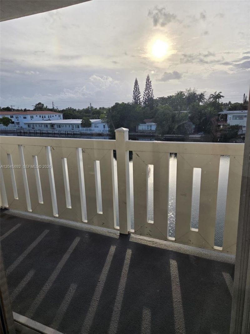 7900 Tatum Waterway Dr , Unit 304, Miami Beach, FL 33141 Photo