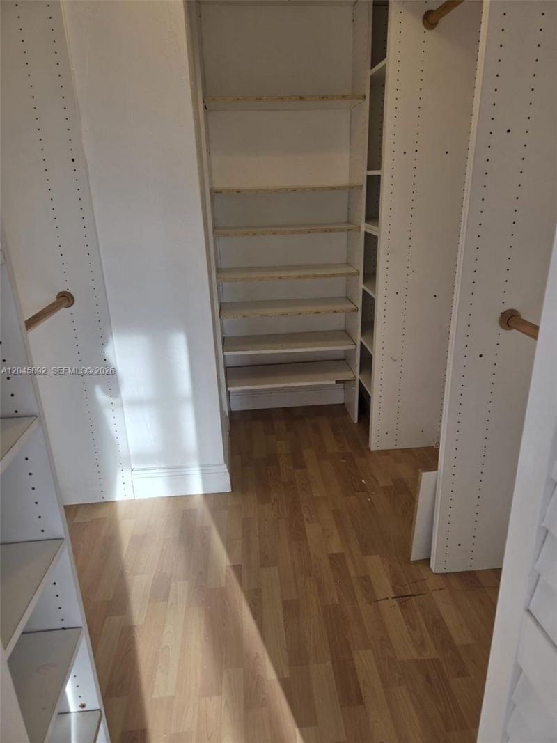 7900 Tatum Waterway Dr , Unit 304, Miami Beach, FL 33141 Photo