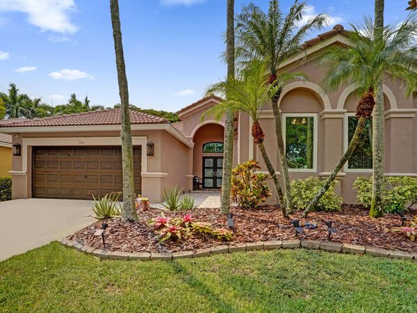 706 Tulip Circle, Weston, FL 33327