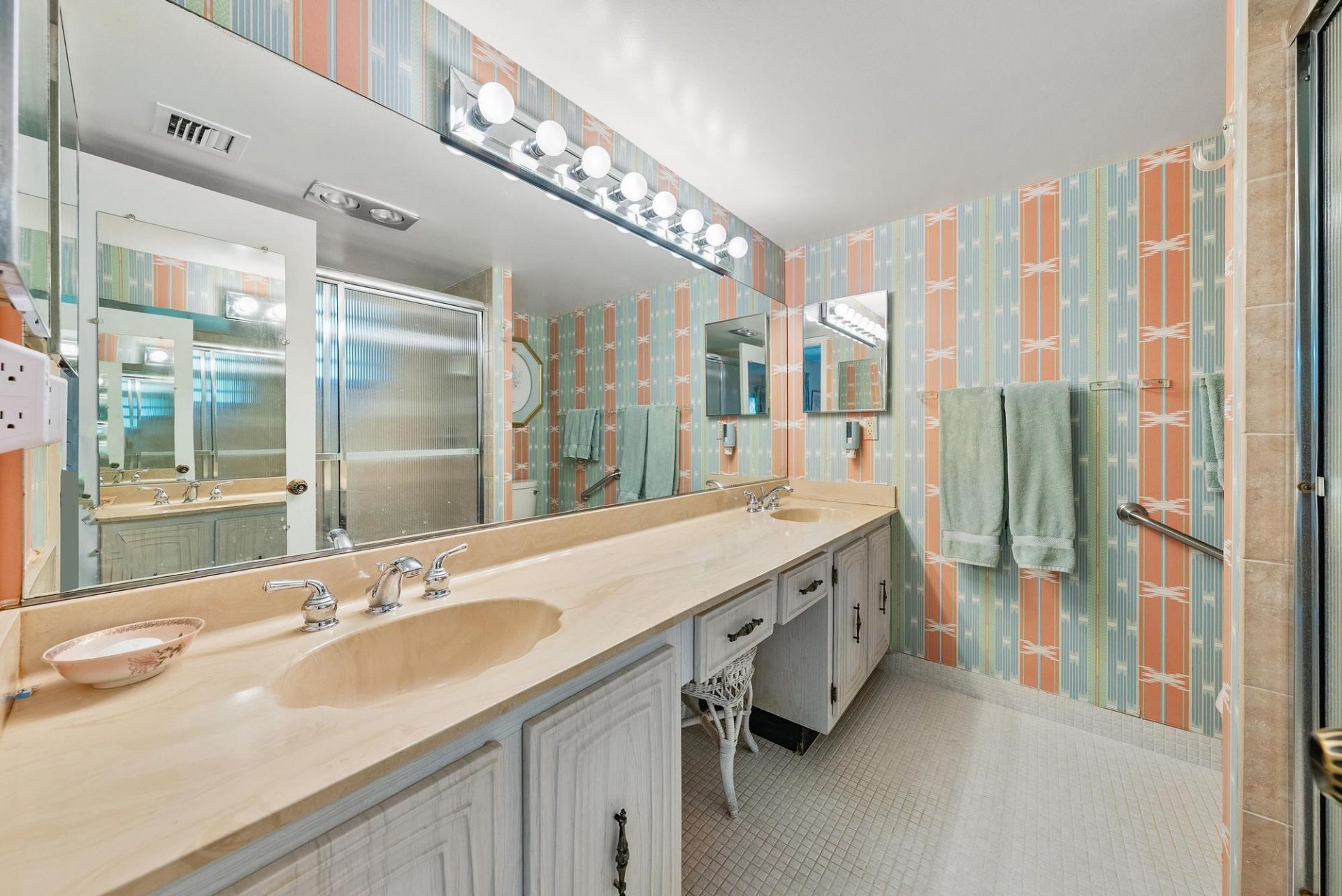 1262 N Sugar Sands Boulevard, Unit 126, Singer Island, FL 33404 Photo