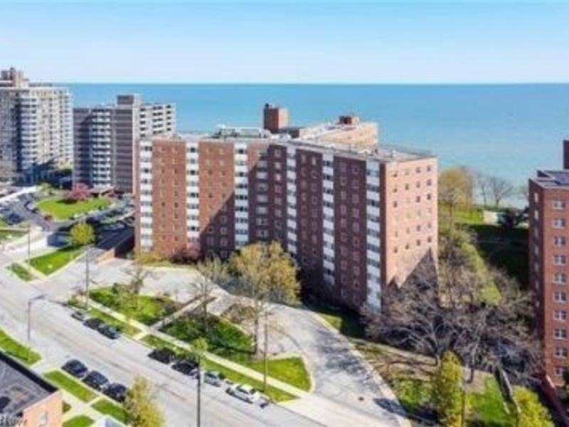 11850 Edgewater Drive, Unit 925, Lakewood, OH 44107 Photo 3