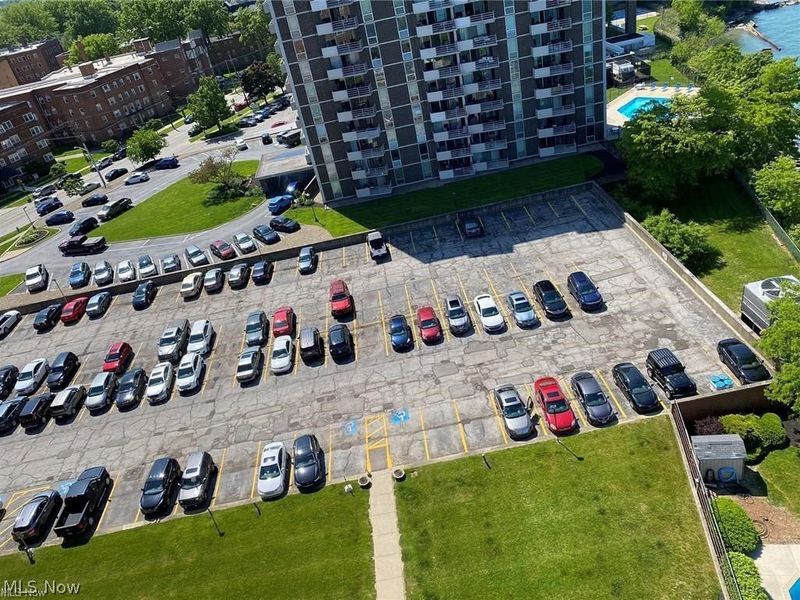 11850 Edgewater Drive, Unit 925, Lakewood, OH 44107 Photo 8
