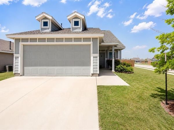2800 Slatewood Drive, Fort Worth, TX 76179