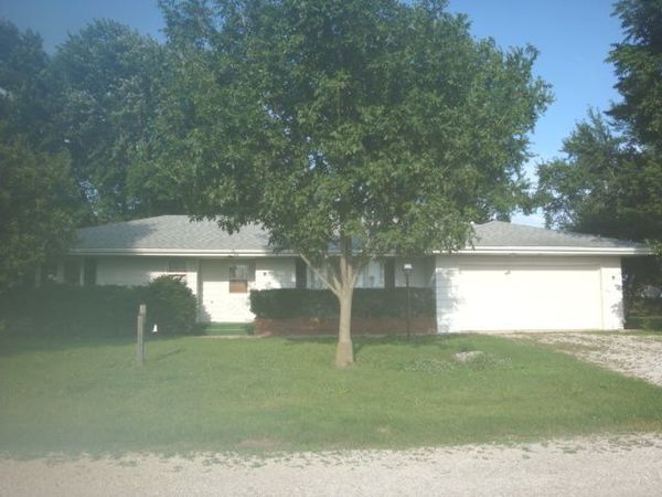 498 Park Street, Cissna Park, IL 60924