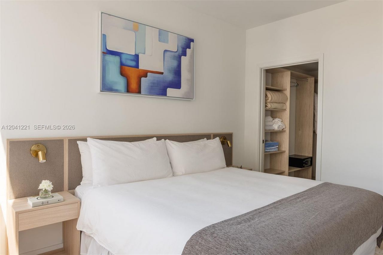 225 N Miami Ave , Unit 1804, Miami, FL 33128 Photo