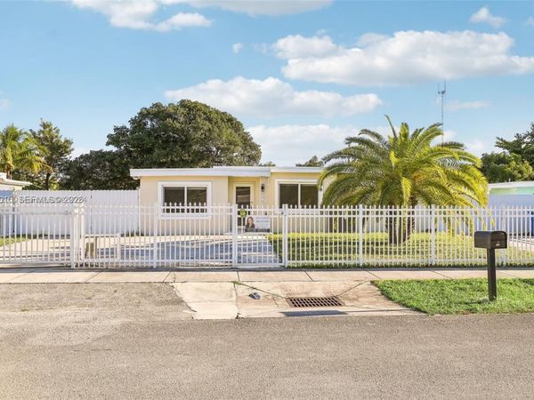 23 Miami Gardens Rd , Unit 3, West Park, FL 33023