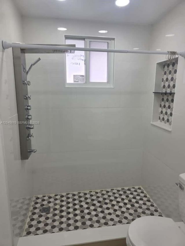 23 Miami Gardens Rd , Unit 3, West Park, FL 33023 Photo