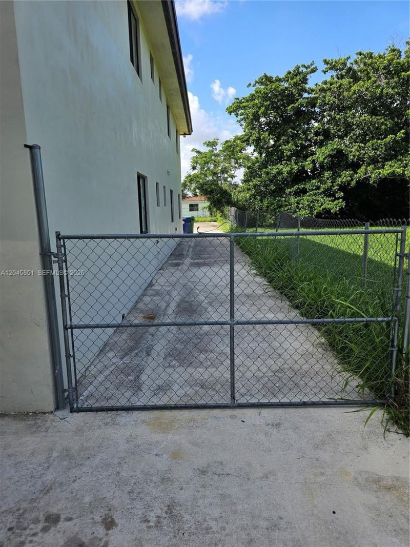10455 SW 179th St , Unit 1, Miami, FL 33157 Photo