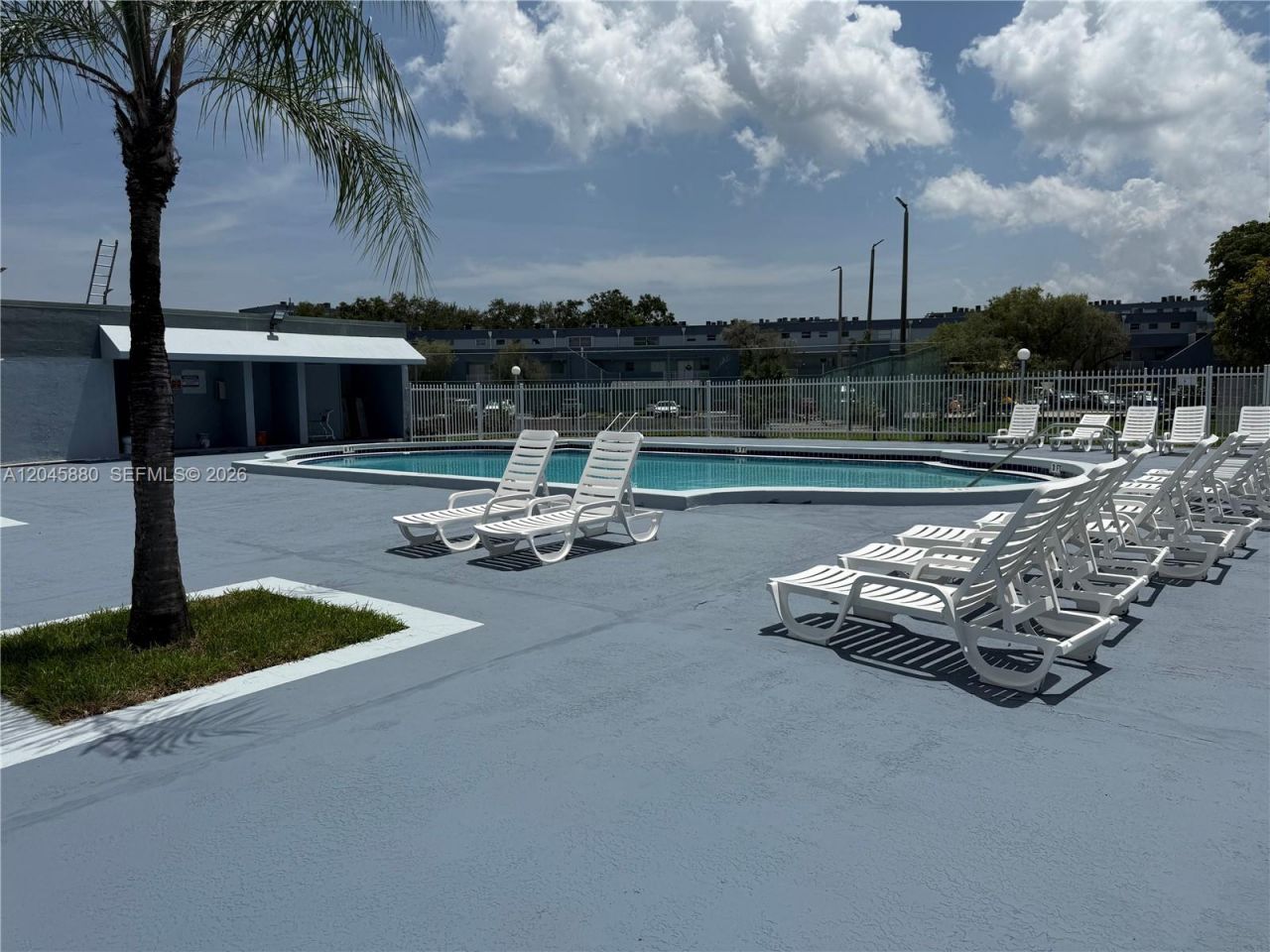 9371 Fontainebleau Blvd , Unit I208, Miami, FL 33172 Photo