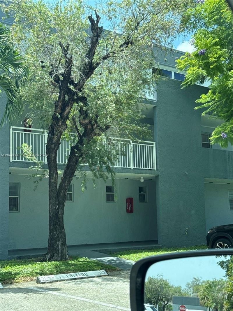 9371 Fontainebleau Blvd , Unit I208, Miami, FL 33172 Photo