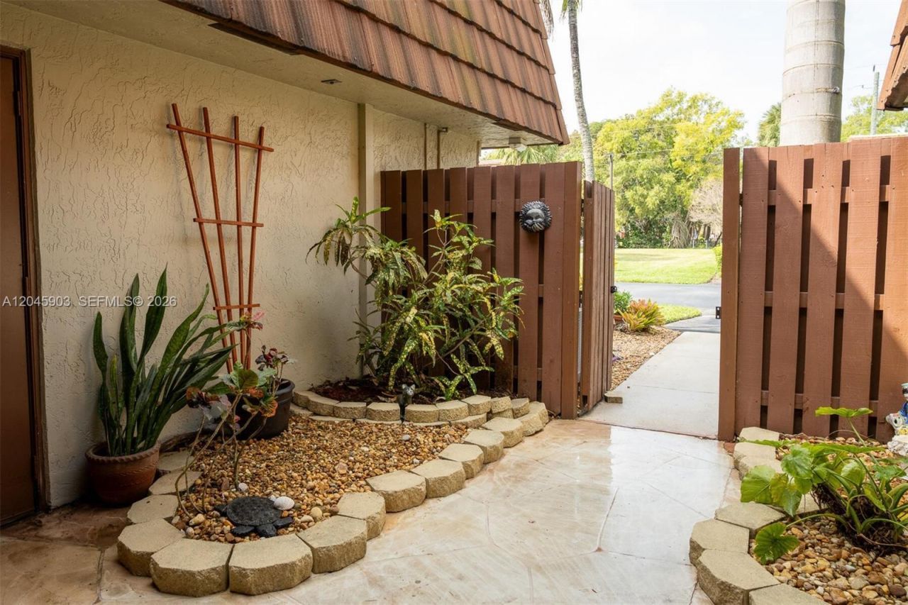 1222 SW 120th Way , Unit 190, Davie, FL 33325 Photo