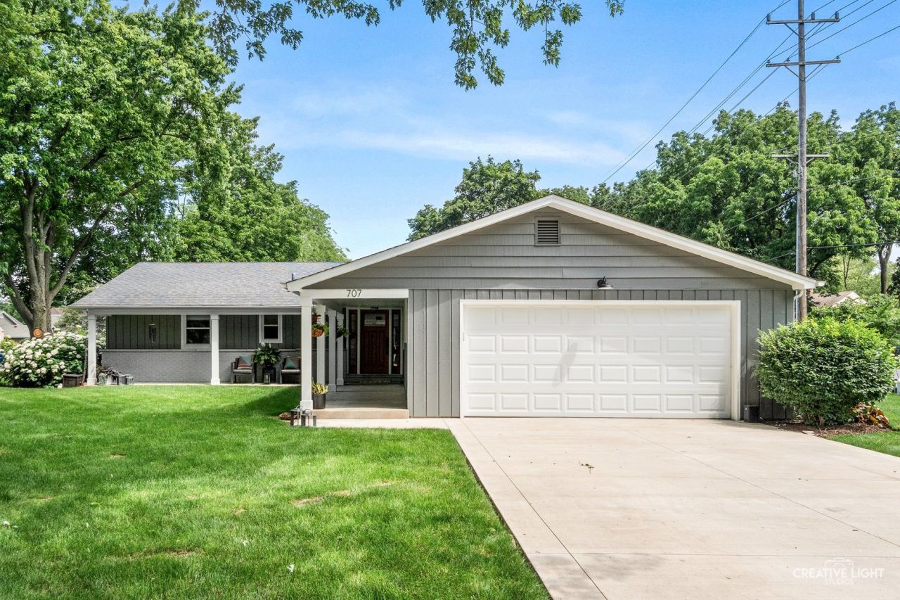 707 Maple Lane, Batavia, IL 60510 Main Photo