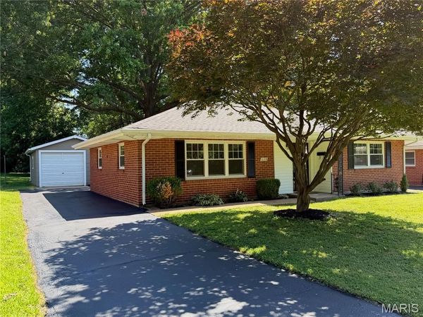 1035 Saint Marie Street, Florissant, MO 63031