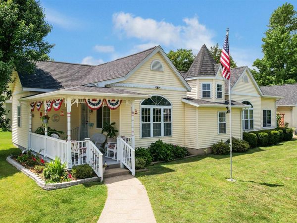 501 S Emma Street, Christopher, IL 62822