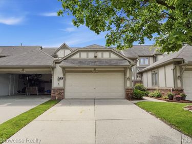 42289 Saratoga Circle, Unit 8, Canton Township, Mi 48187