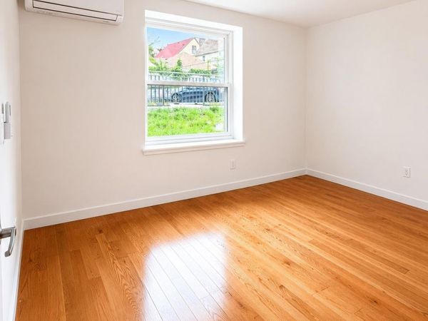 8713 Homelawn St , Jamaica Estates, NY 11432