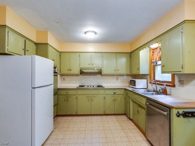 1568 Hagey Drive, Barberton, OH 44203 Photo 8