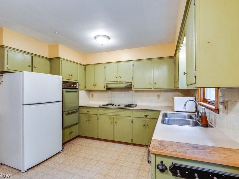 1568 Hagey Drive, Barberton, OH 44203 Photo 9