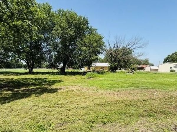 107 S Hoisington Street, Arma, KS 66712