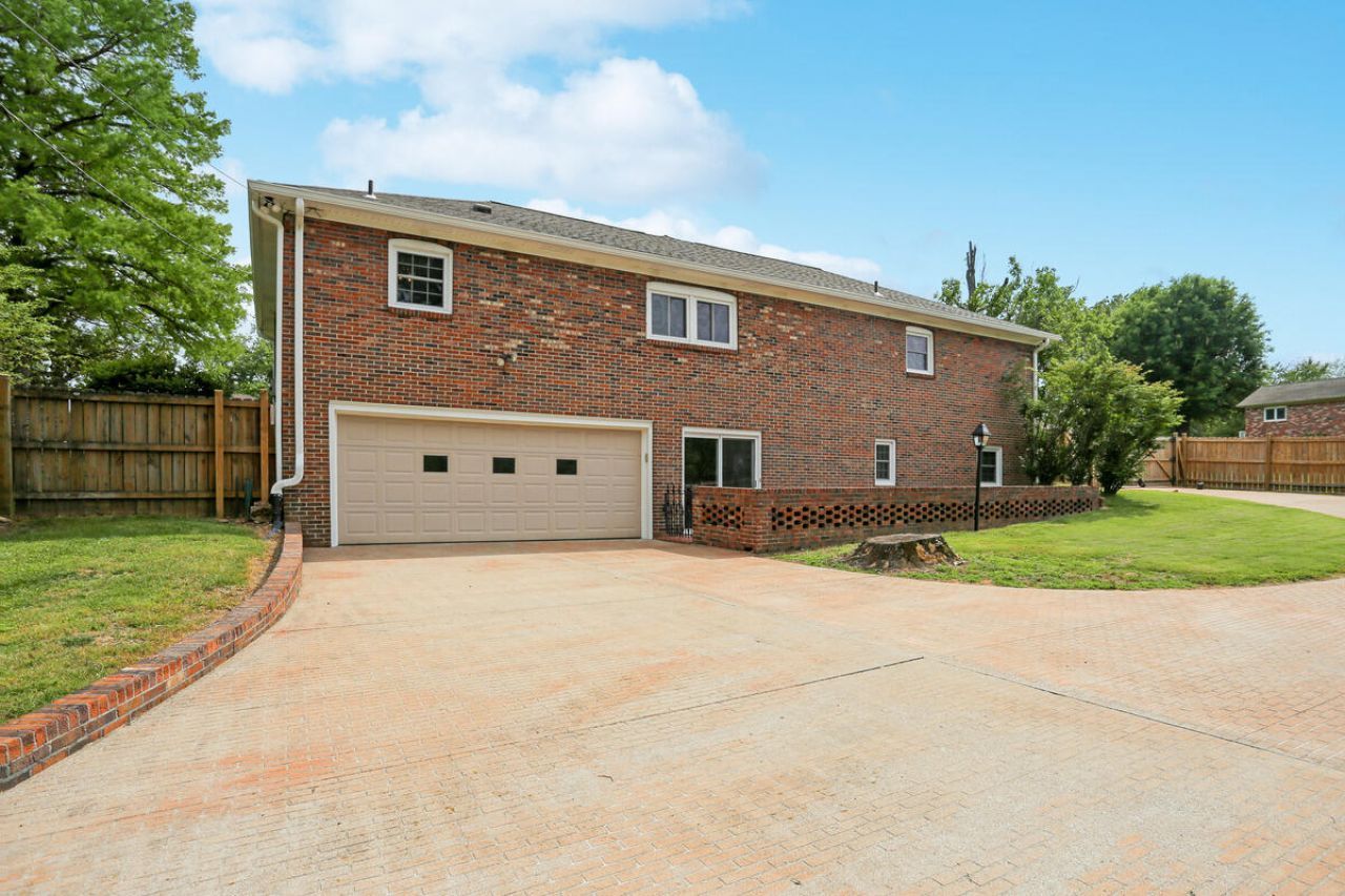 1511 Oxford Drive, Murray, KY 42071 Main Photo