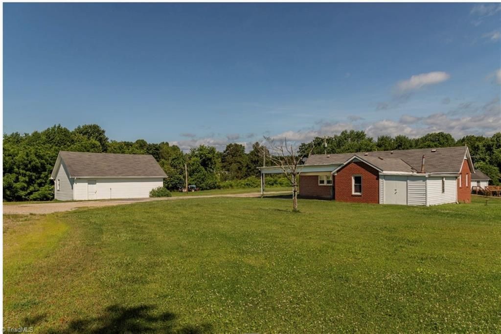 820 Suncrest Orchard Road, North Wilkesboro, NC 28659 Main Photo