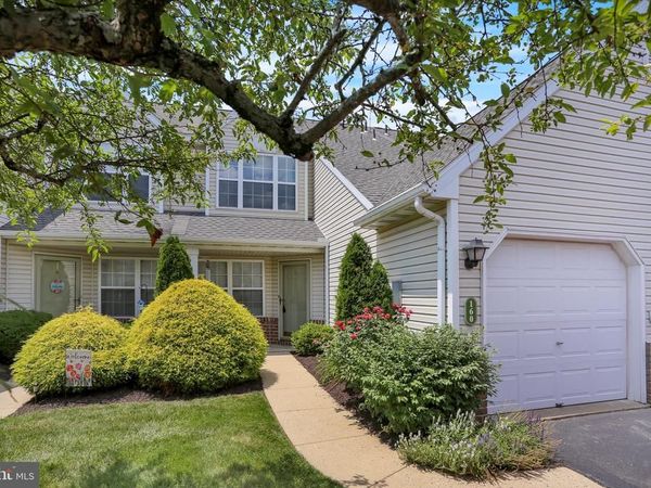 160 HICKORY LANE , WYOMISSING, PA 19610