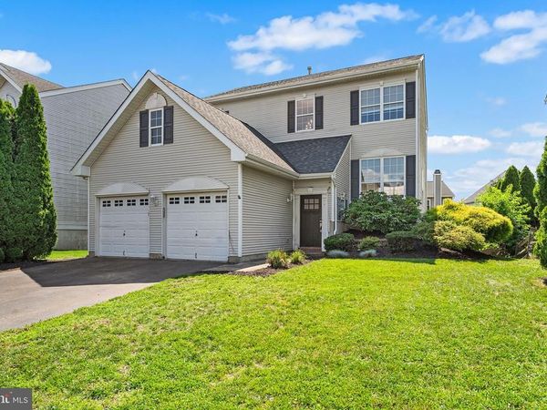 117 ARROWHEAD DRIVE, BURLINGTON, NJ 08016