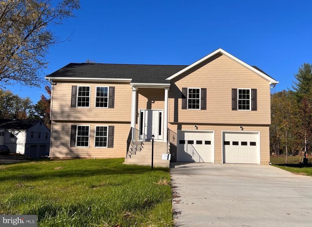 8112 LELAND , MANASSAS, VA 20111