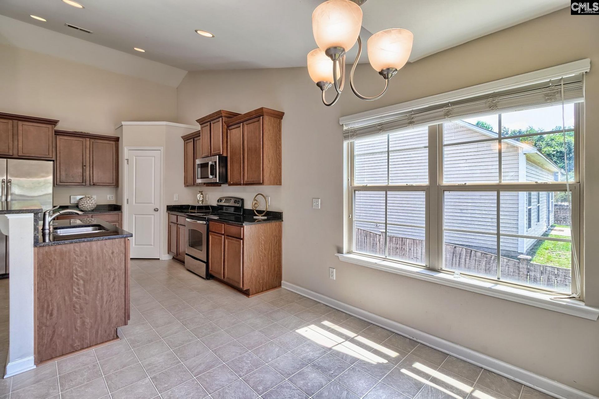 75 Edgerow Court  Photo 12