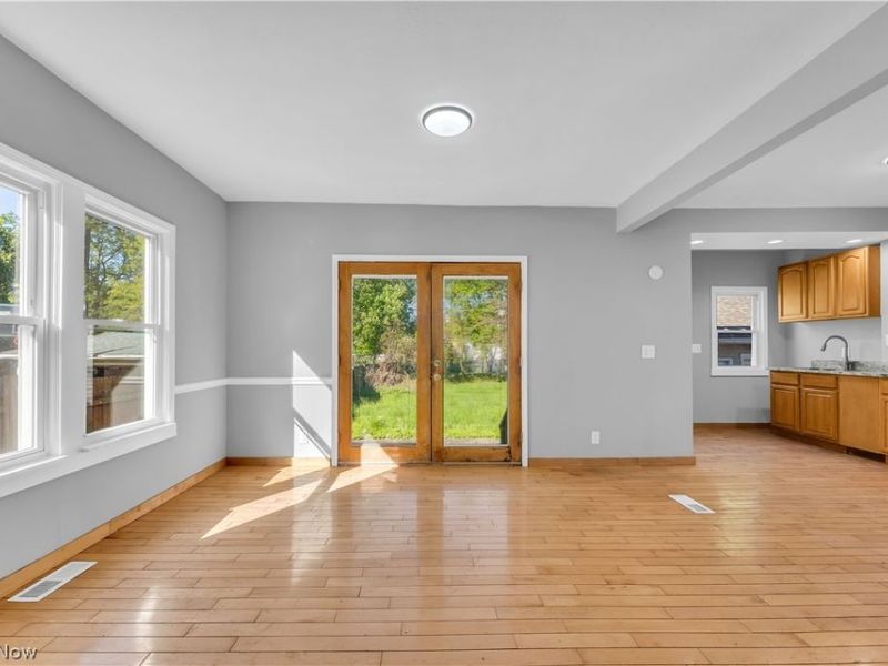 340 E 276th Street, Euclid, OH 44132 Photo 10