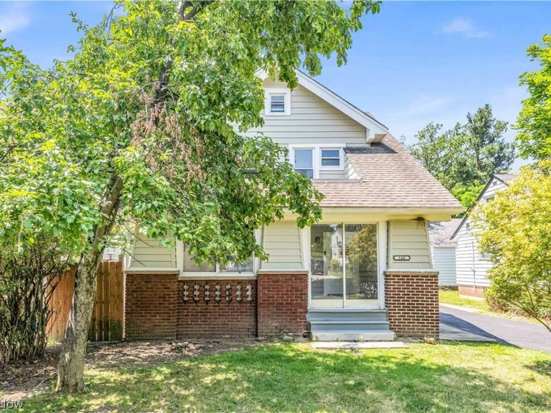 340 E 276th Street, Euclid, OH 44132 Photo 2
