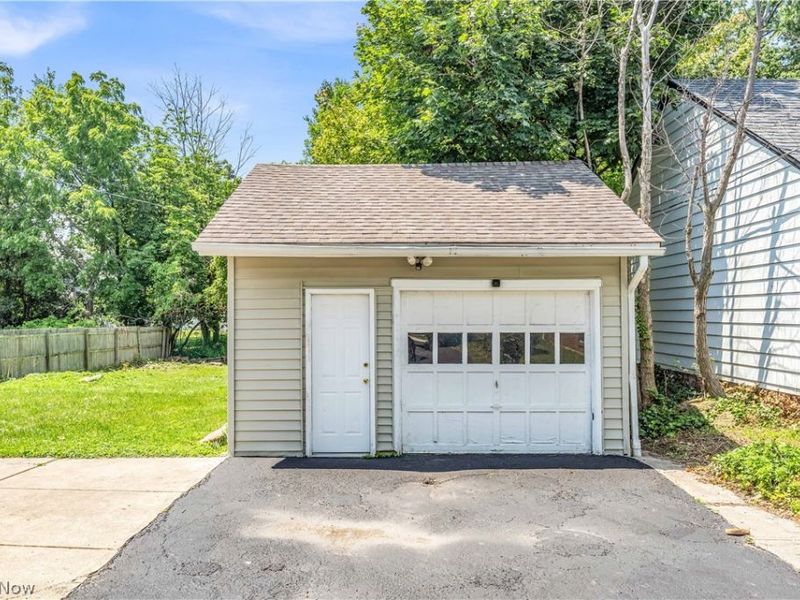 340 E 276th Street, Euclid, OH 44132 Photo 32