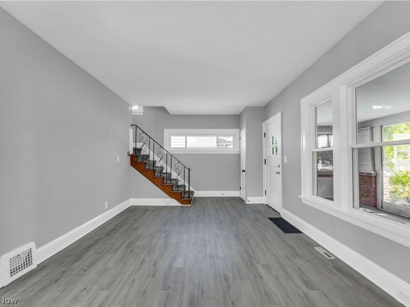 340 E 276th Street, Euclid, OH 44132 Photo 7