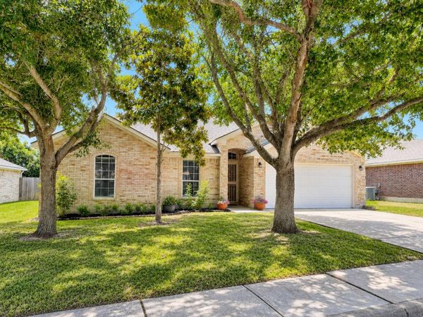1604 Prickly Pear ST, Lockhart, TX 78644