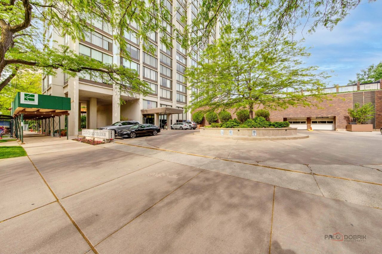 5455 N Sheridan Road, Unit 2615, Chicago, IL 60640 Main Photo