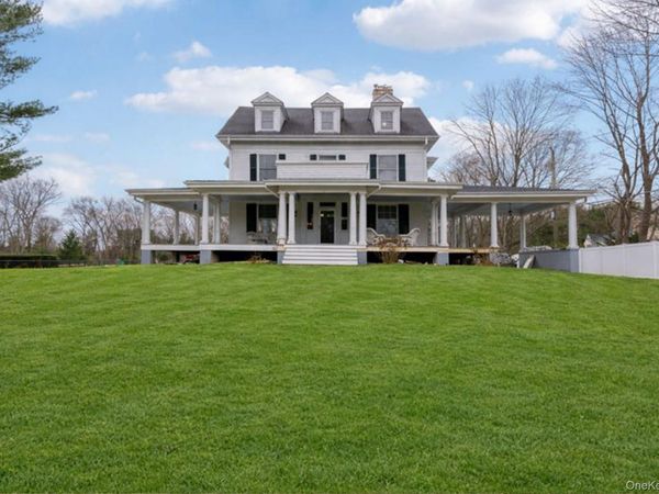 397 Split Rock Road, Syosset, NY 11791