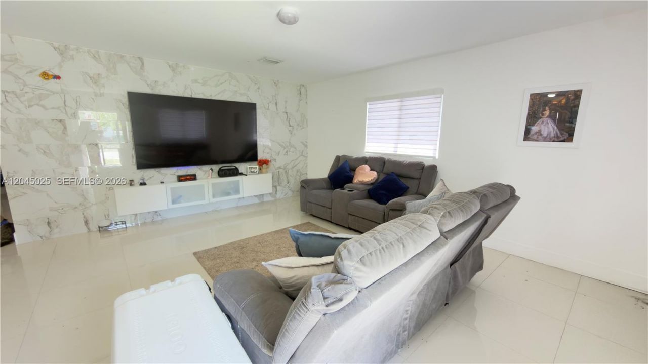 920 NW 65th St , Miami, FL 33150 Photo