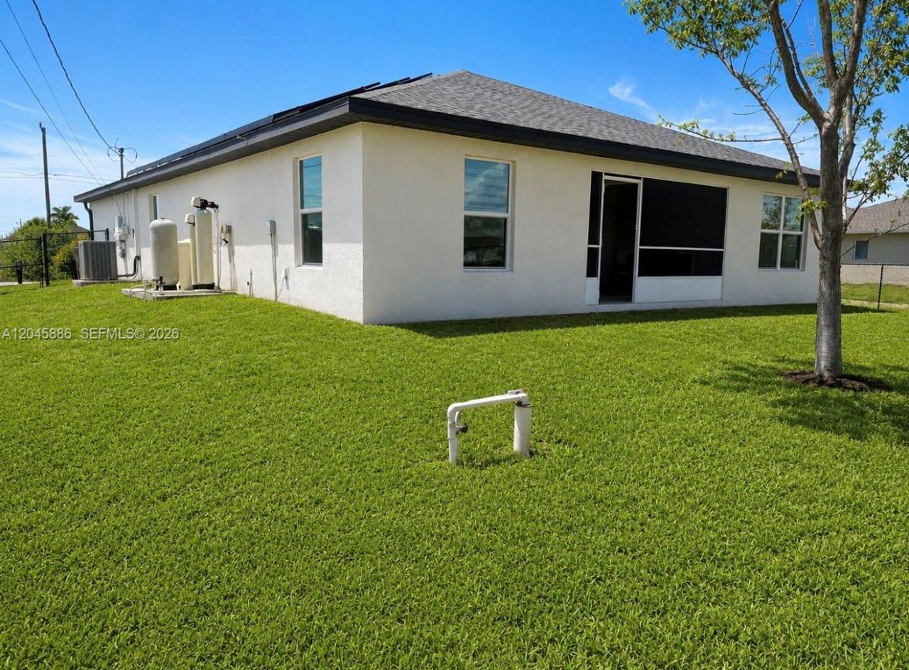 2123 NE 6th Ave , Cape Coral, FL 33909 Photo