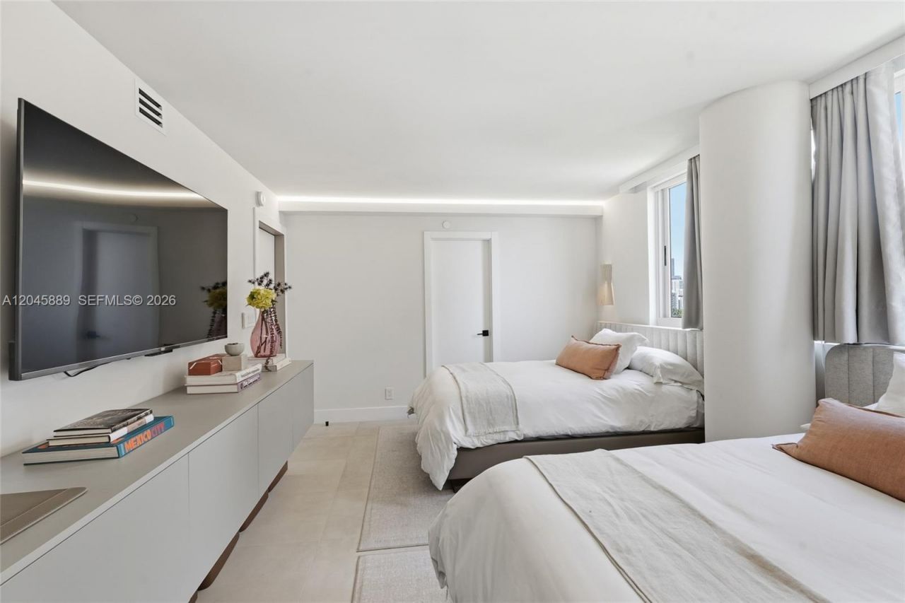 2025 Brickell Ave , Unit 1401, Miami, FL 33129 Photo